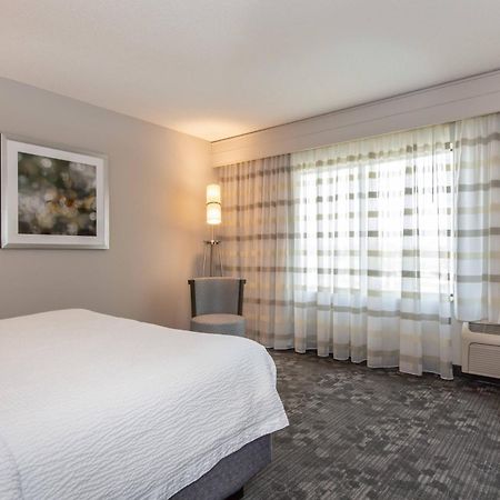 Courtyard By Marriott Charlotte Lake Norman Huntersville Exterior photo