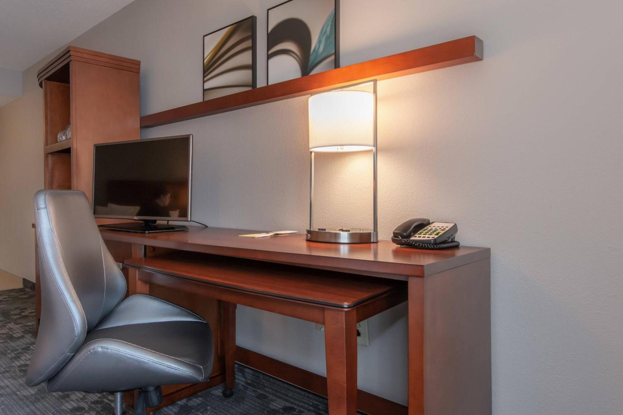 Courtyard By Marriott Charlotte Lake Norman Huntersville Exterior photo