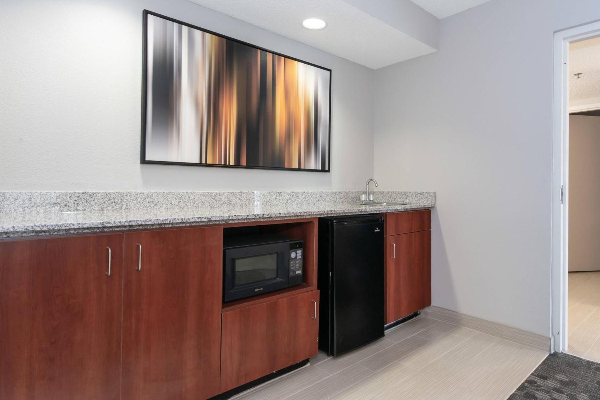 Courtyard By Marriott Charlotte Lake Norman Huntersville Exterior photo