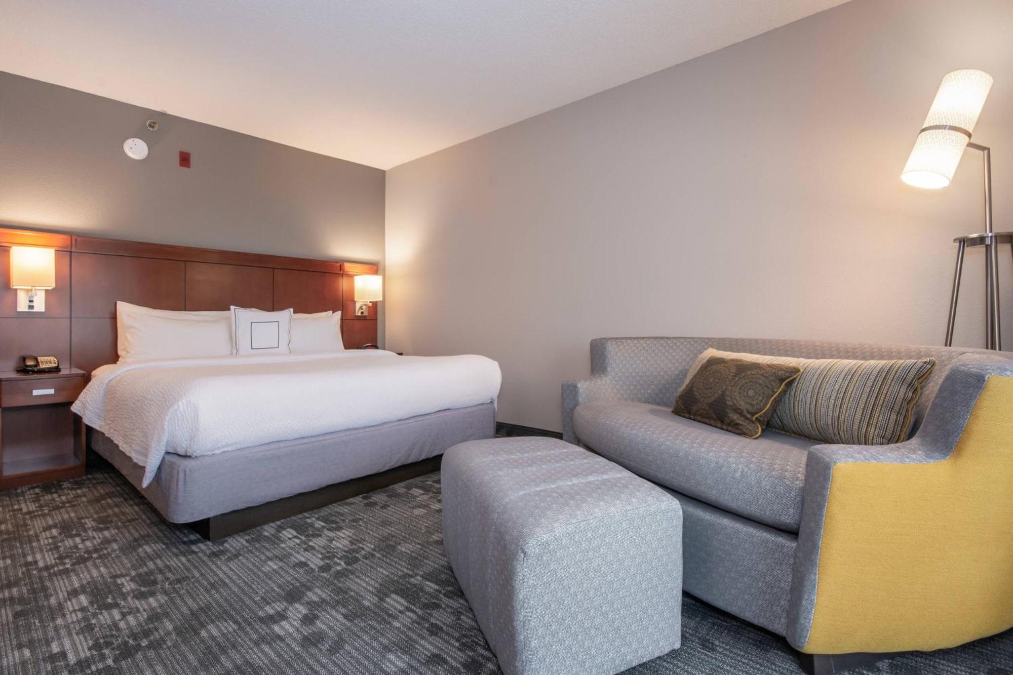 Courtyard By Marriott Charlotte Lake Norman Huntersville Exterior photo