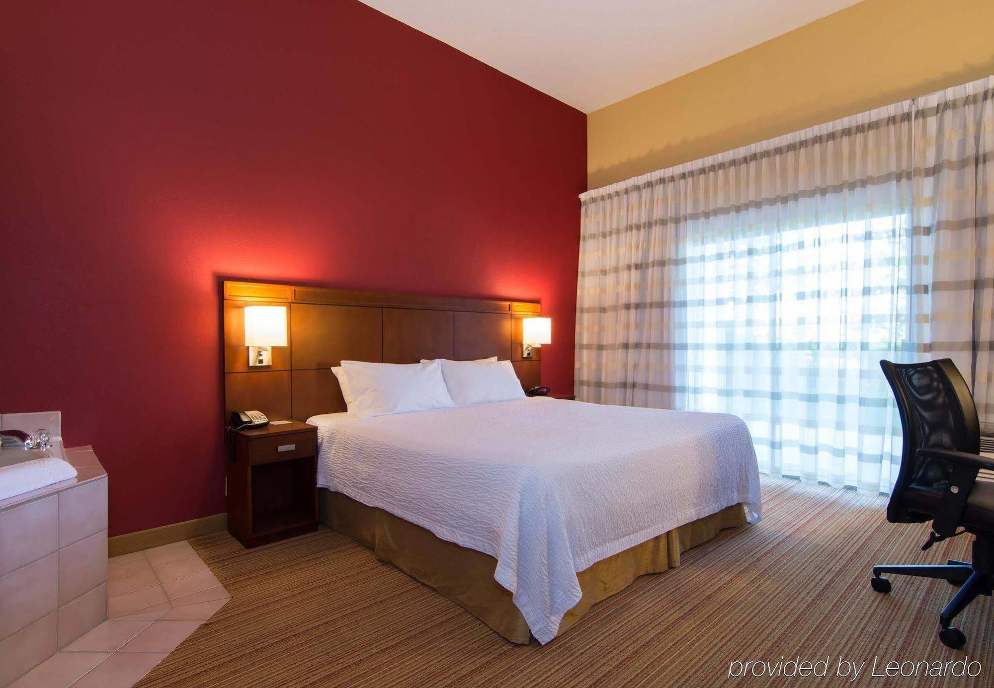 Courtyard By Marriott Charlotte Lake Norman Huntersville Exterior photo