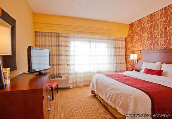 Courtyard By Marriott Charlotte Lake Norman Huntersville Exterior photo